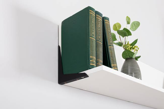 Комод-ТВ-тумба Валенсия 13.309 с навесной полкой цвет белый шагрень Комод-ТВ-тумба Валенсия 13.309 с навесной полкой цвет белый шагрень