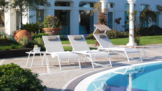 Шезлонг-лежак металлический Comfort 2080х620х400 мм